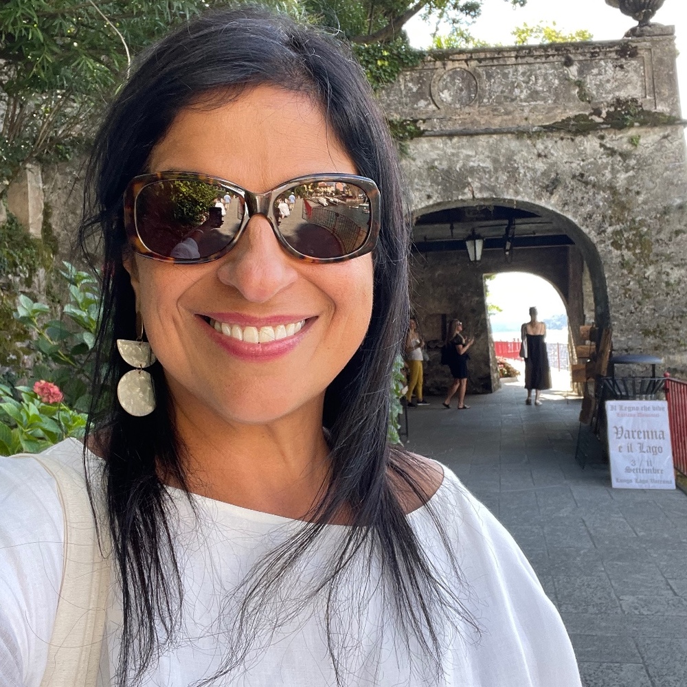 Meet your Posher, Dalia
